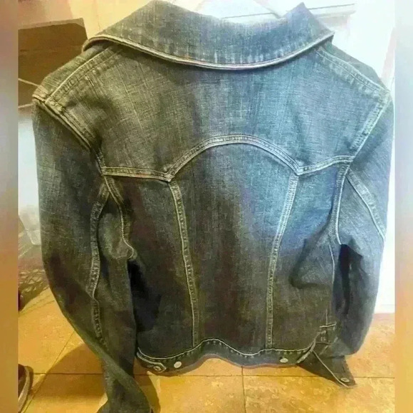 Gap Stretch denim jacket in blue denim. Size Medium. - Picture 3 of 3